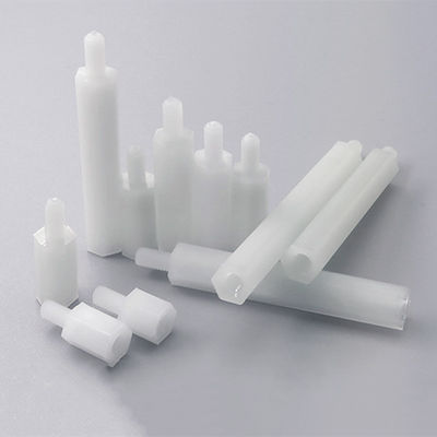 Receptor de plástico redondo de nylon blanco para montar a través de agujeros en placas de circuitos impresos