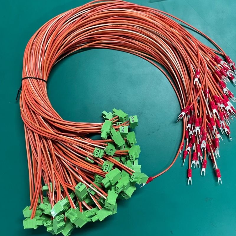 Ensamblaje de arnés de cables para máquina industrial de longitud OEM con bloque de terminales de 5,08 mm, cable verde y cableado. Ensamblaje de 0,5 M 1 M, 100% pruebas e inspección